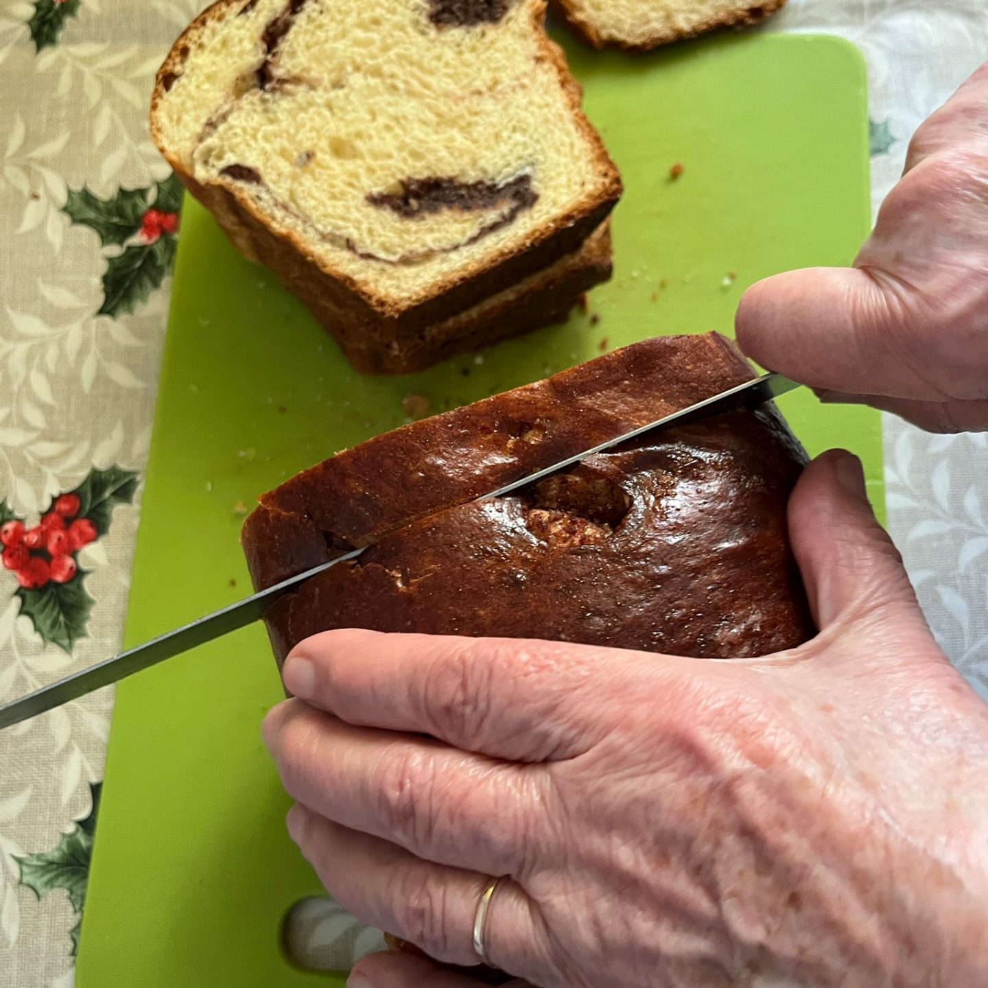 Cădeau coji de portocale de pe calorifere